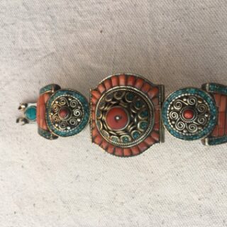 Bijoux Marocain Bracelet berbère orné de gravures et de motifs