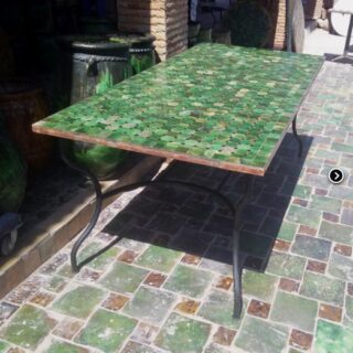 Table marocaine en zellige vert