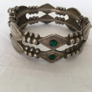 Bijoux Marocain Bracelet ancien en argent orné de pierres